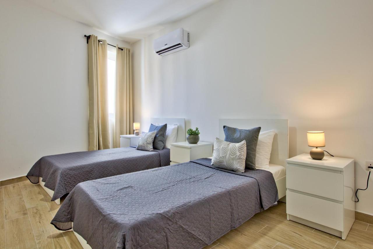 Sliema Duplex Penthouse With Sea Views & Private Terrace By Shortletsmalta Exterior foto