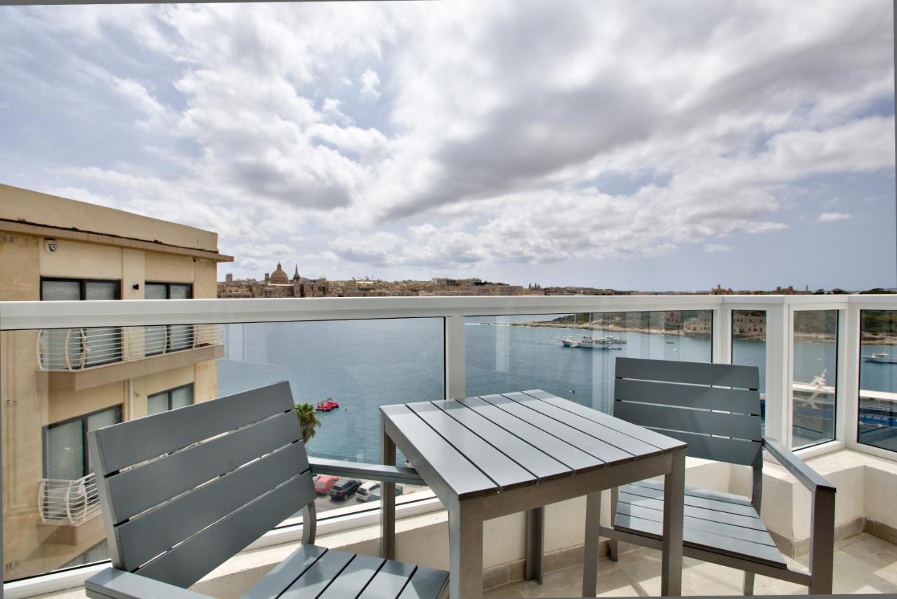 Sliema Duplex Penthouse With Sea Views & Private Terrace By Shortletsmalta Exterior foto