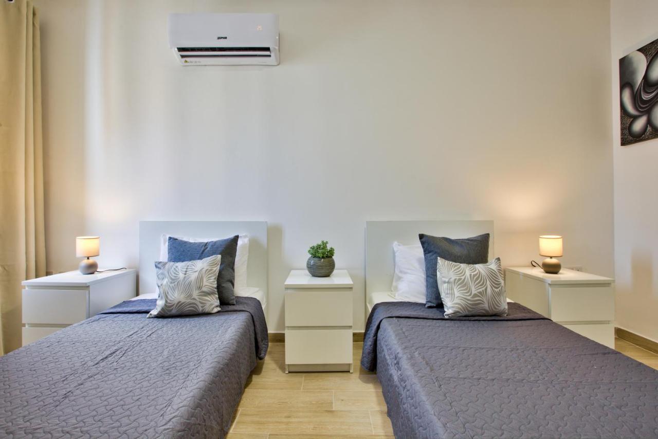 Sliema Duplex Penthouse With Sea Views & Private Terrace By Shortletsmalta Exterior foto