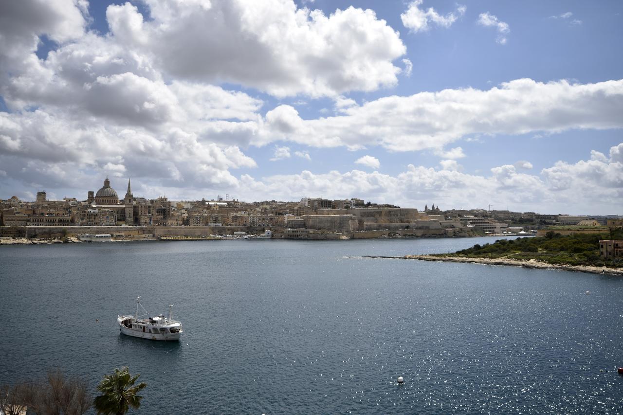 Sliema Duplex Penthouse With Sea Views & Private Terrace By Shortletsmalta Exterior foto